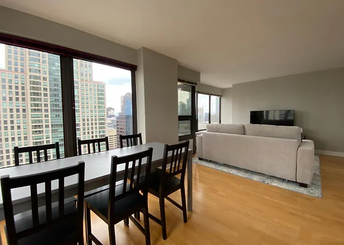 River North Magnificent Mile Condo, And Views, 43rd Floor Corner, Parking Included! Apartment *