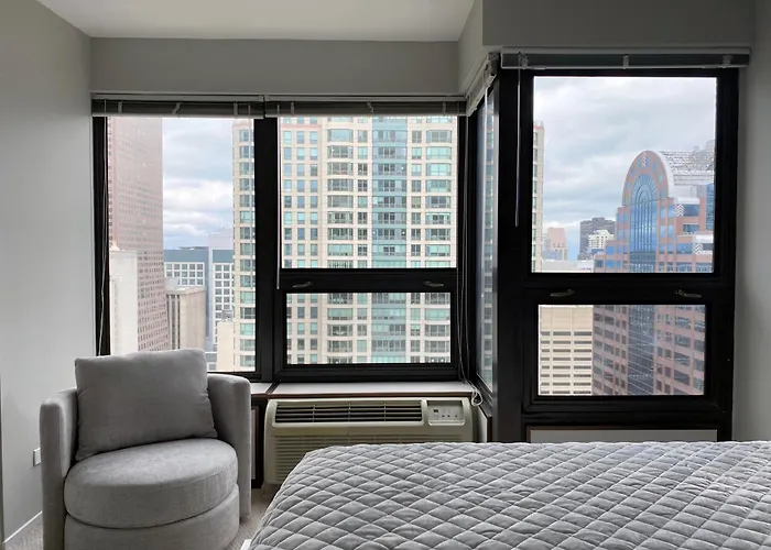 River North Magnificent Mile Condo, And Views, 43rd Floor Corner, Parking Included! *