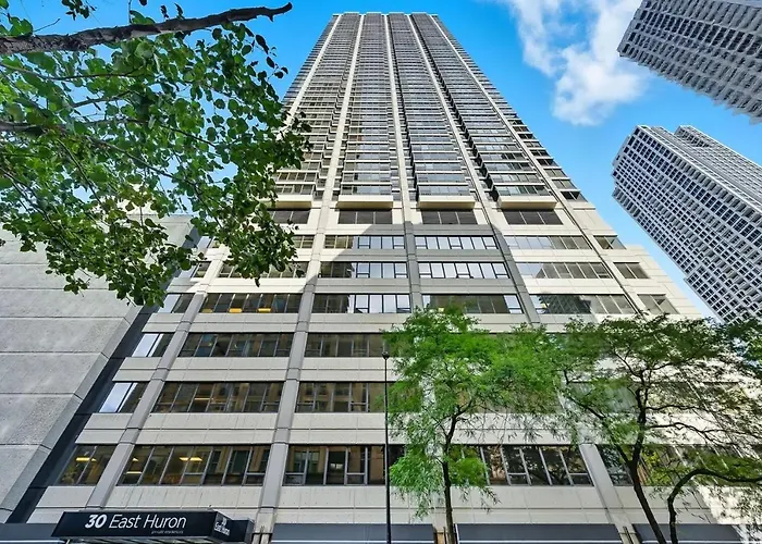 River North Magnificent Mile Condo, And Views, 43rd Floor Corner, Parking Included!