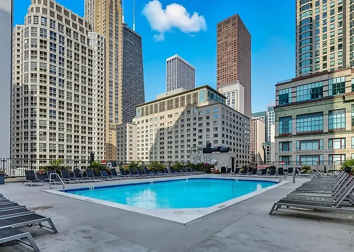 Apartment River North Magnificent Mile Condo, And Views, 43rd Floor Corner, Parking Included!